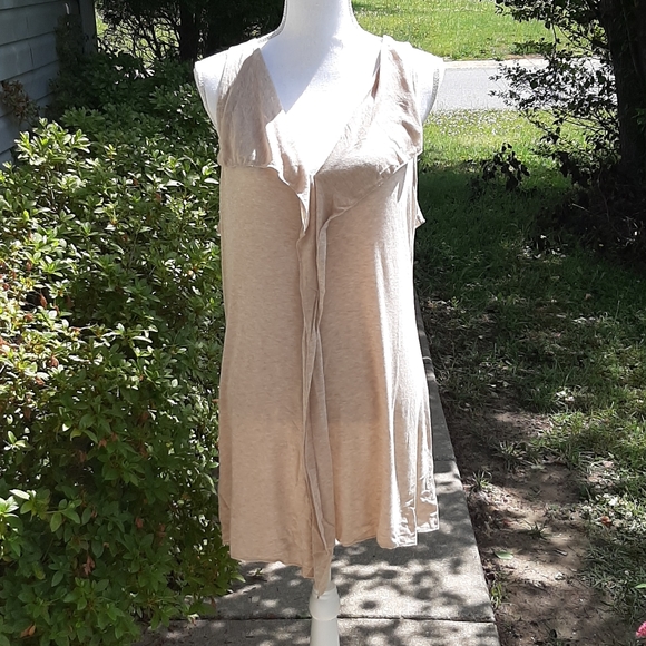 🆕️ Ruffle V-neck Tunic - Picture 7 of 12